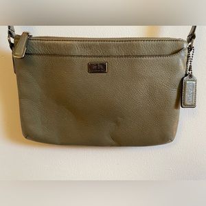 COACH Madison Olive Gray Purse 💚